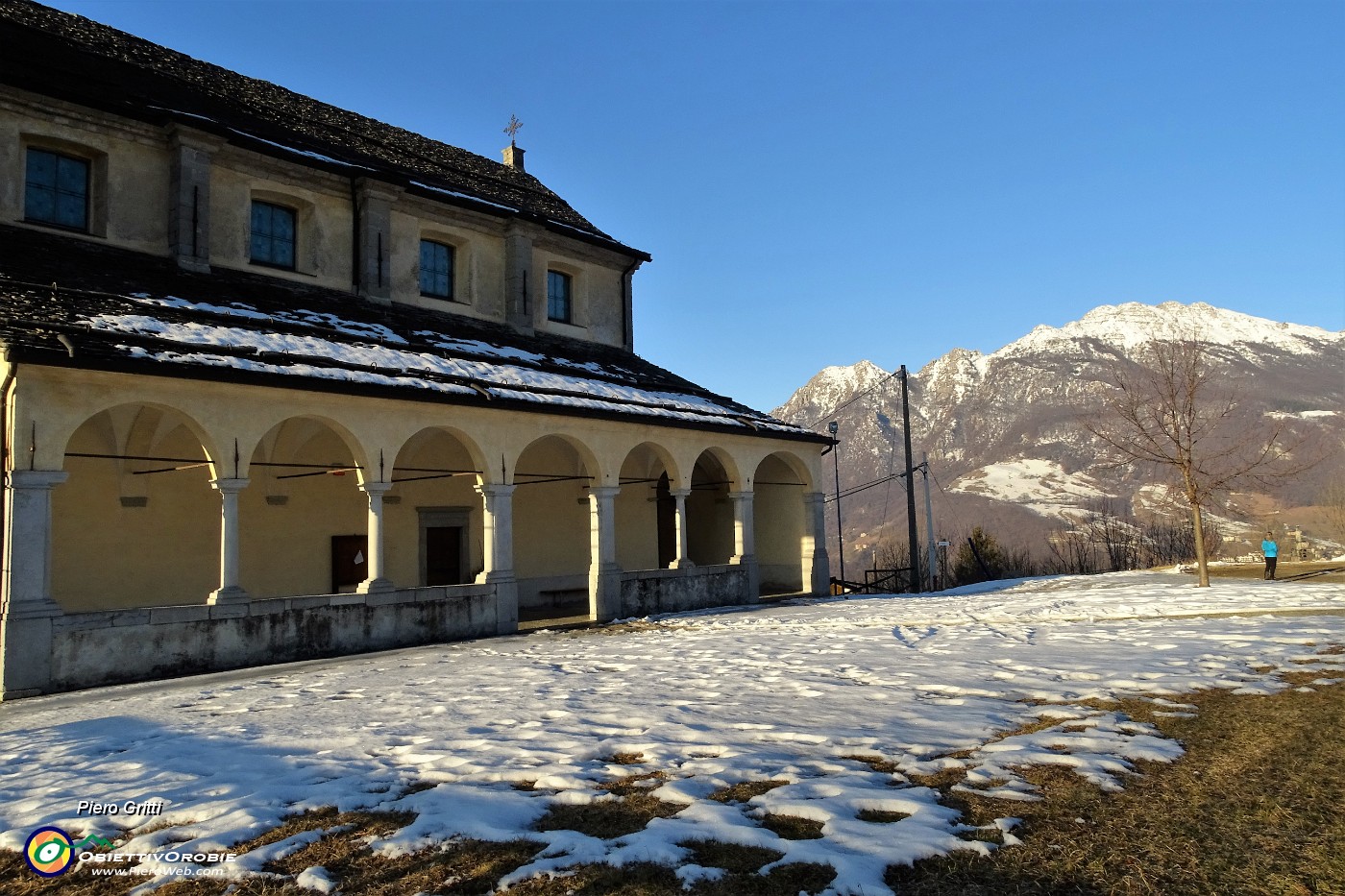 11 Dalla chiesa di Fuipiano scorcio in Resegone.JPG